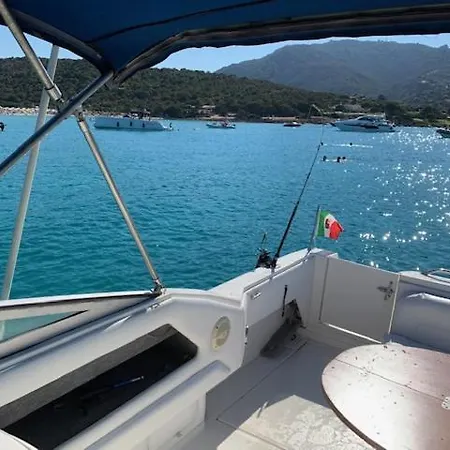 Bed & Boat Porto Rotondo Botel *